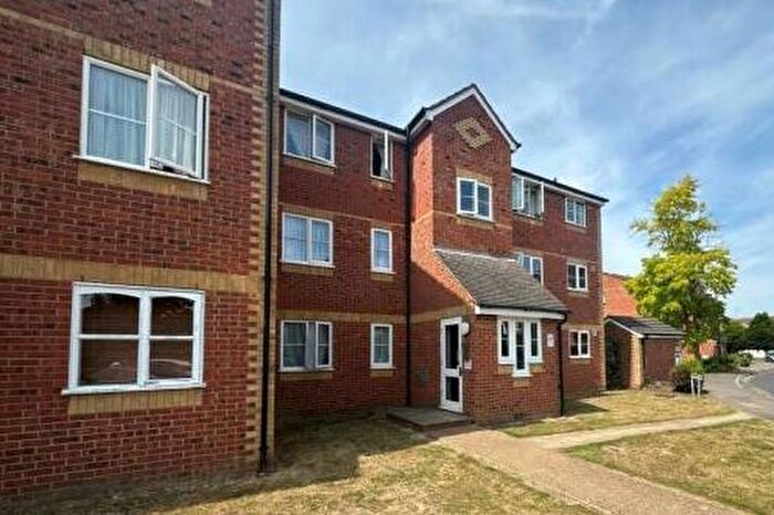 1 Bedroom Flat For Sale In Redford Close, Feltham, Middlesex, TW13