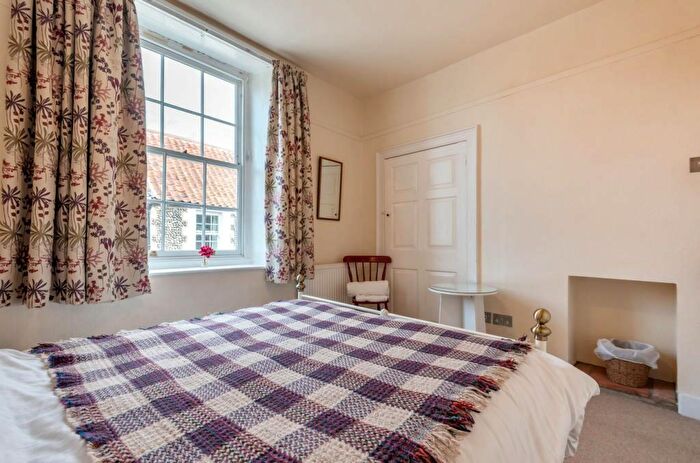 2 Bedroom Cottage To Rent In High Street, NR25