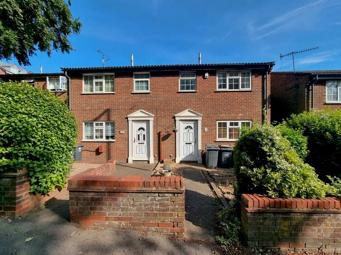 3 Bedroom Semi-Detached House To Rent In Crawley Green Road, Luton, Bedfordshire, LU2