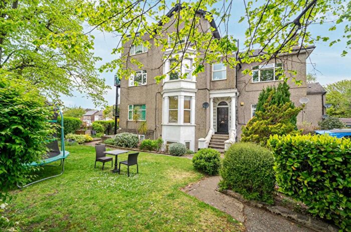 1 Bedroom Flat For Sale In Dagnall Park, London, SE25
