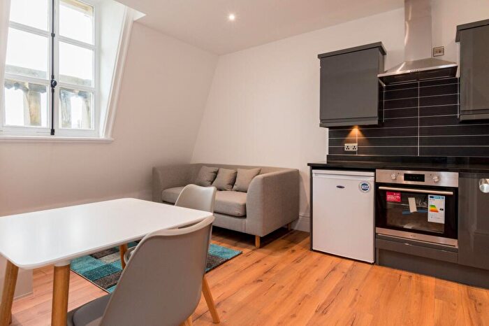 1 Bedroom Apartment To Rent In Pearl Chambers, East Parade, Leeds, WEst Yorkshire, LS1