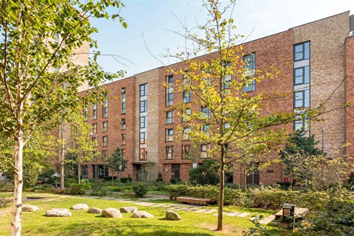 2 Bedroom Flat For Sale In Gothenburg Court, Surrey Quays, SE8