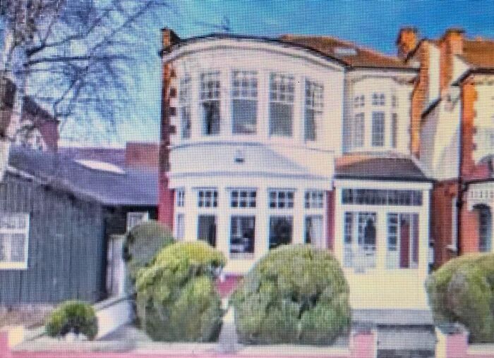 1 Bedroom Flat To Rent In Burford Gardens., Palmers Green, London, N13