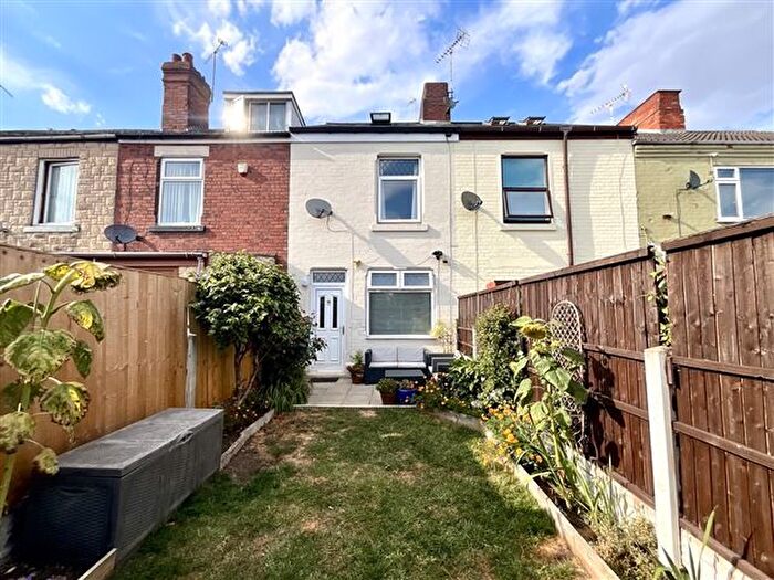 2 Bedroom Terraced House For Sale In South View, Kiveton Park, Sheffield, S26