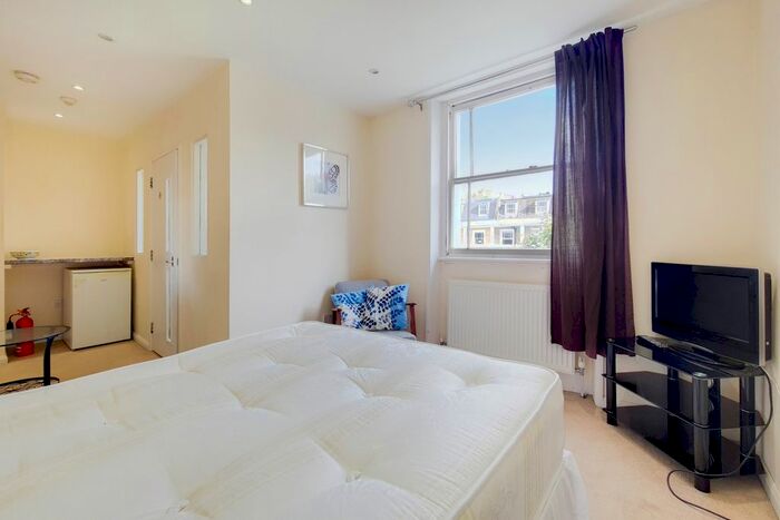 Studio To Rent In Inverness Terrace, London, W2