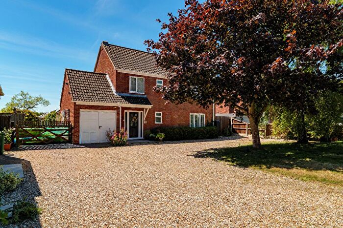 4 Bedroom Detached House For Sale In Beetley, Dereham, Norfolk, NR20