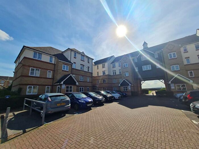 2 Bedroom Flat To Rent In Lewes Close, Grays, RM17