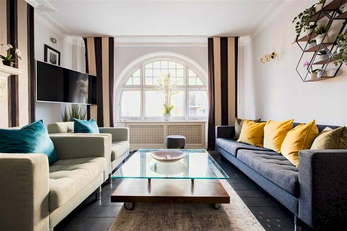 4 Bedroom Flat To Rent In Drayton Gardens, London, SW10