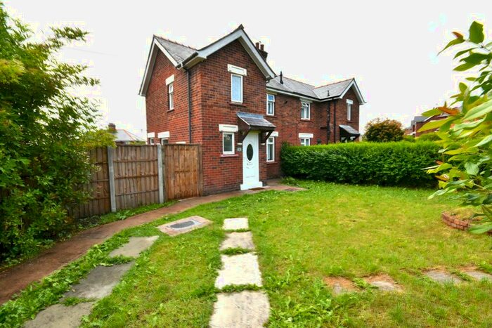 2 Bedroom Semi-Detached House To Rent In Second Avenue, Gwersyllt, LL11