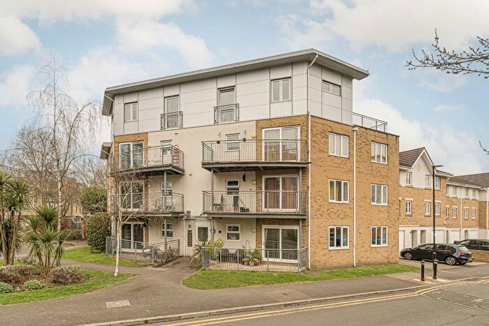 2 Bedroom Flat For Sale In Primrose Place, Isleworth, TW7