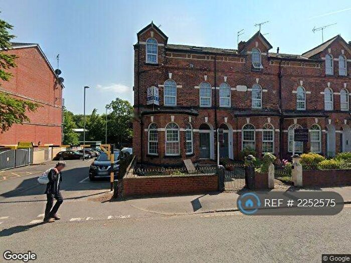 2 Bedroom Flat To Rent In Prestwich, Manchetser, M25