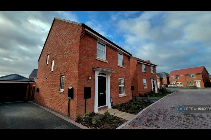 4 Bedroom Detached House To Rent In Fitzwilliam Place, Tamworth, B78