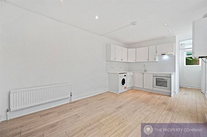 2 Bedroom Apartment To Rent In Ferme Park Road, Crouch End, London, N8