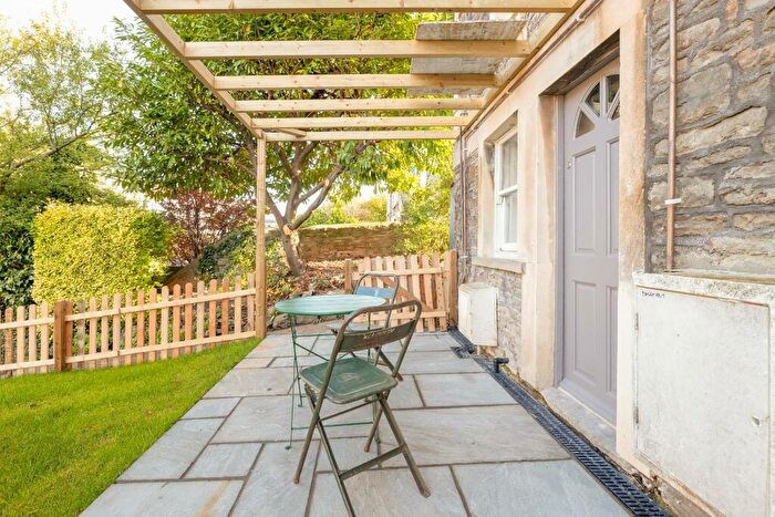 1 Bedroom Flat For Sale In Knowle Road, Totterdown, BS4