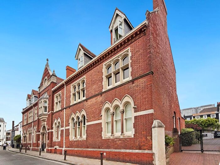 2 Bedroom Flat For Sale In Princes Street, Brighton, BN2