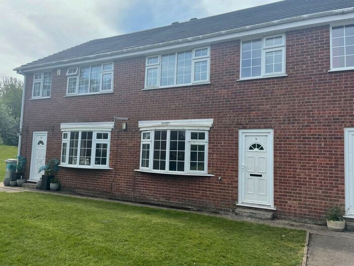 3 Bedroom Town House To Rent In Links, Skegness, PE25