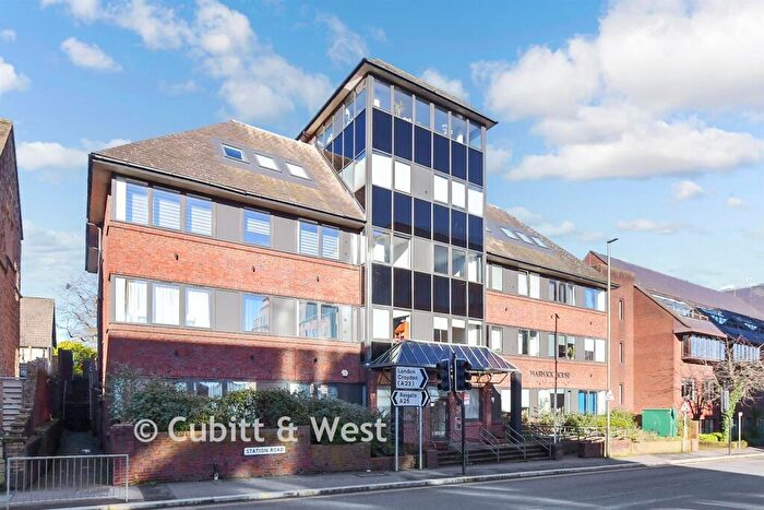 2 Bedroom Apartment For Sale In Station Road, Redhill, Surrey, RH1