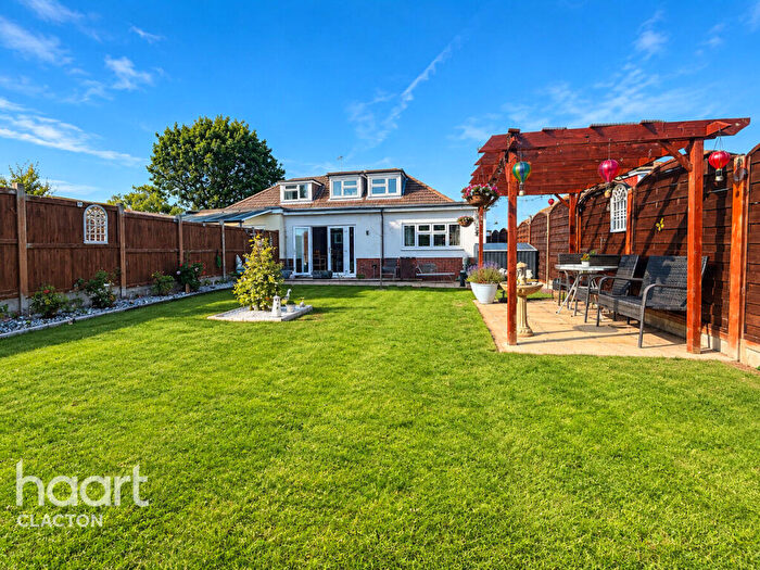4 Bedroom Semi-Detached Bungalow For Sale In Chelmsford Road, Clacton-On-Sea, CO15