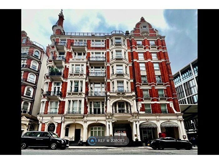 3 Bedroom Flat To Rent In Wellington Court, London, SW1X