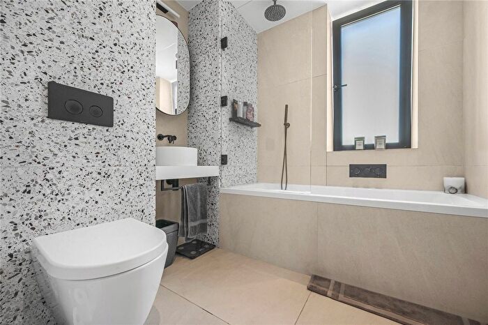 2 Bedroom Flat For Sale In Harrow Road, London, NW10