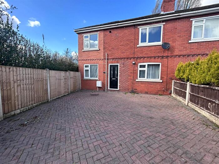 3 Bedroom End Of Terrace House To Rent In School Road, Thurcroft, Rotherham, S66