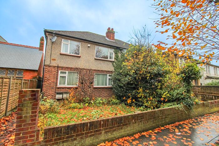 2 Bedroom Flat To Rent In Clyde Road, Addiscombe, Croydon, CR0