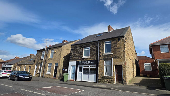 2 Bedroom Semi Detached House For Sale In Wrekenton Row, Gateshead, Tyne & Wear, NE9