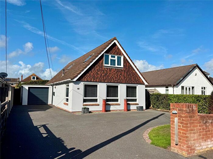3 Bedroom Bungalow For Sale In Avenue Road, Walkford, Dorset, BH23