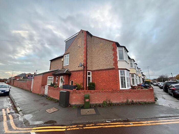 4 Bedroom End Of Terrace House For Sale In Beech Avenue, Abington, Northampton, NN1