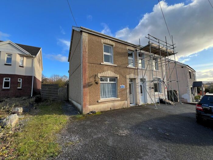 3 Bedroom Property To Rent In Cwmferries Road, Tycroes, Ammanford, SA18
