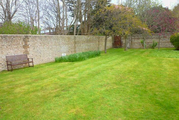 2 Bedroom Property To Rent In Cliveden Court, Brighton, BN1