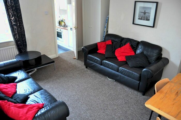 6 Bedroom Maisonette To Rent In Tavistock Road, Jesmond, Newcastle Upon Tyne, NE2
