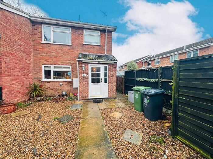 3 Bedroom Semi Detached House For Sale In Spruce Avenue, Ormesby, NR29