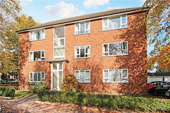 1 Bedroom Flat To Rent In Regent Court, Grosvenor Hill, SW19