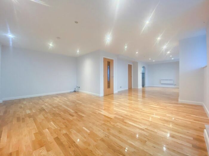 2 Bedroom Flat To Rent In Sydney Road, Enfield, EN2