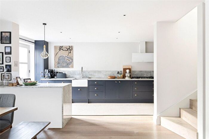 2 Bedroom End Of Terrace House To Rent In Golden Cross Mews, Notting Hill, W11