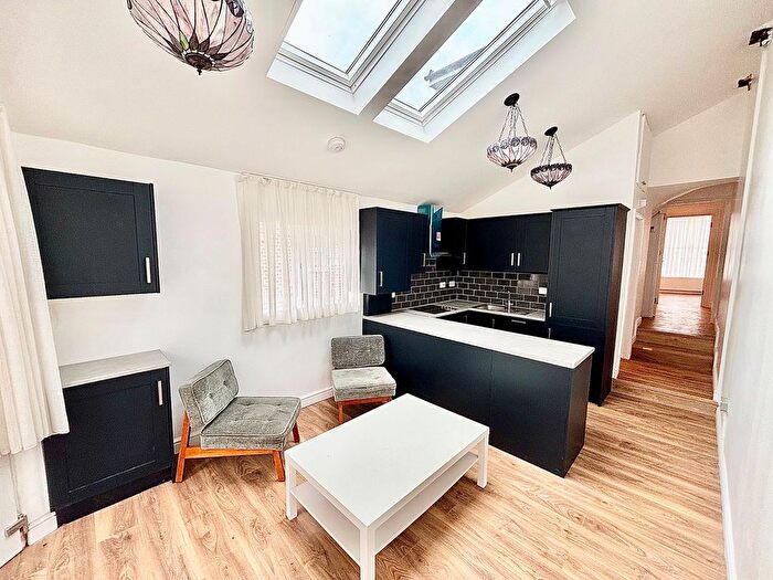3 Bedroom Flat To Rent In Colworth Road, London, E11