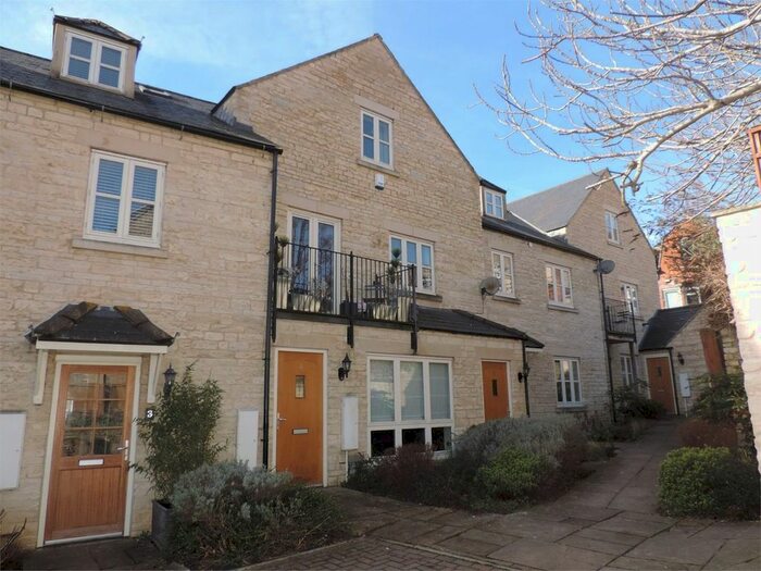 2 Bedroom Flat To Rent In Pauleys Court, Stamford, PE9