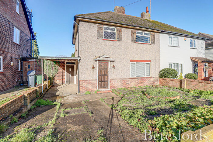 3 Bedroom Semi Detached House For Sale In Bishops Hall Road, Pilgrims Hatch, CM15