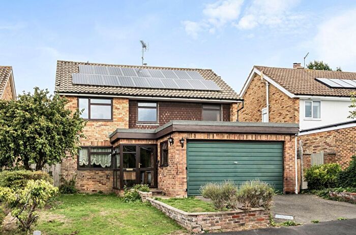 4 Bedroom Detached House For Sale In Oast View, Horsmonden, TN12