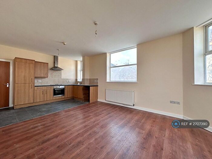 2 Bedroom Flat To Rent In North Road, Stoke-On-Trent, ST6