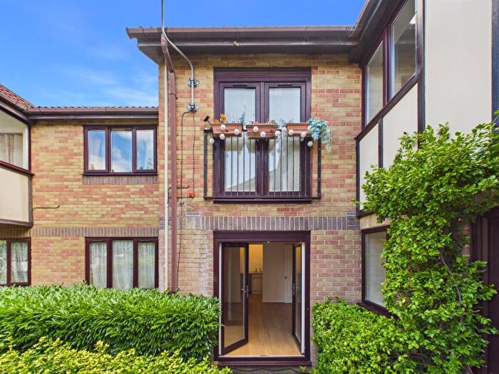 1 Bedroom Flat For Sale In Freemantle Gardens, Eastville, Bristol, BS5