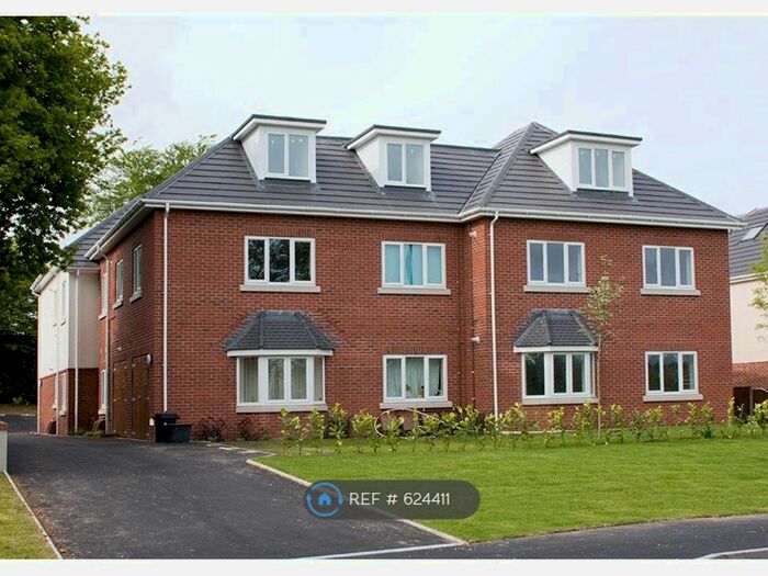 2 Bedroom Flat To Rent In Wimborne Road, Bournemouth BH11