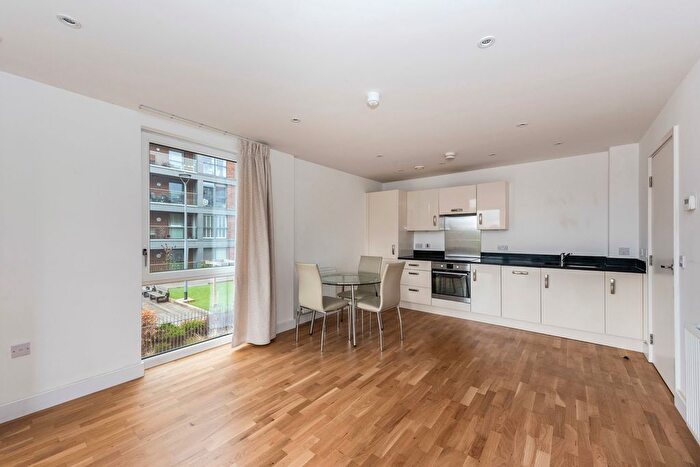 2 Bedroom Flat To Rent In Lighterage Court, High Street, Brentford, TW8