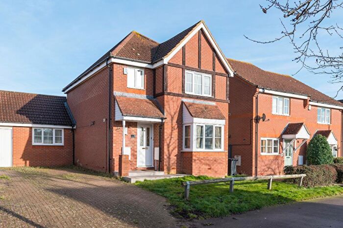 3 Bedroom Detached House For Sale In Holborn Crescent, Tattenhoe, Milton Keynes, MK4