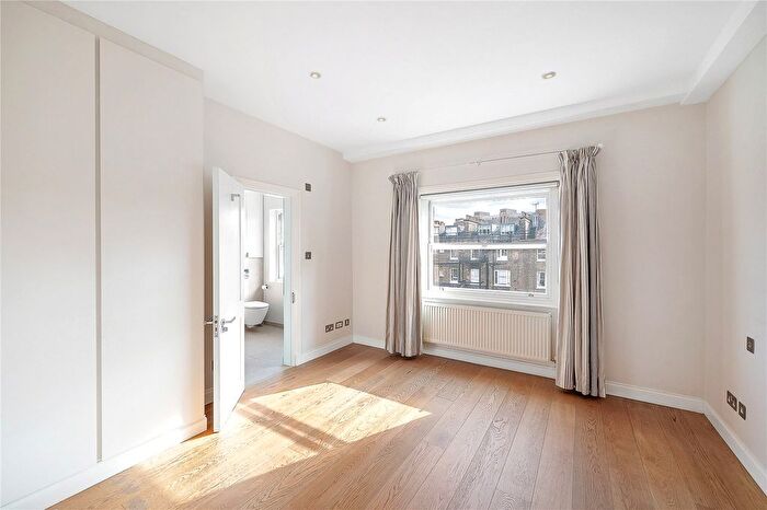 3 Bedroom Flat To Rent In Cornwall Gardens, London, SW7