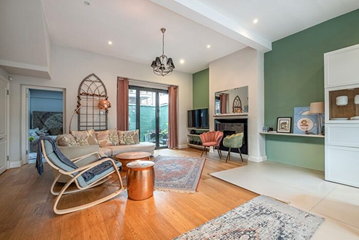 4 Bedroom Detached House To Rent In Westleigh Avenue, London, SW15