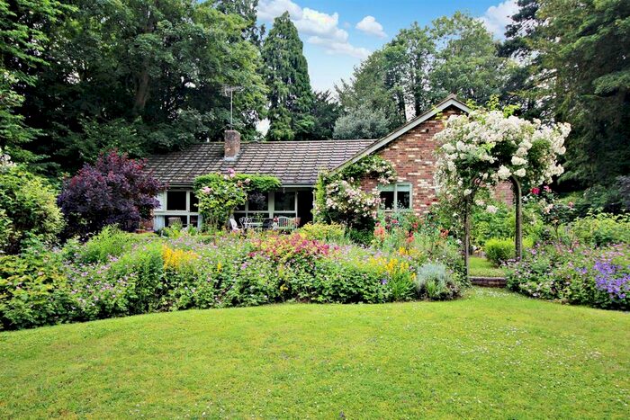 5 Bedroom Bungalow To Rent In Abbey Mill End, St.Albans, AL3