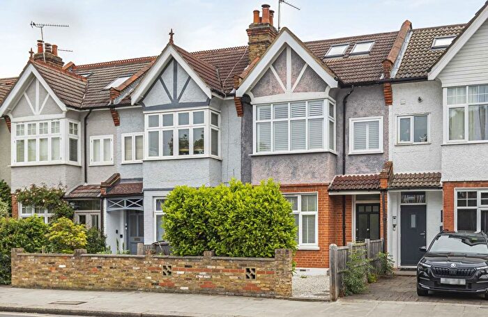 2 Bedroom Flat To Rent In Kingston Road, Teddington, TW11