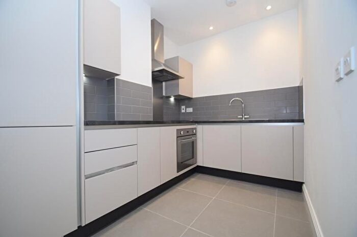 1 Bedroom Flat To Rent In Clearview House, Pinner Road, Northwood, HA6